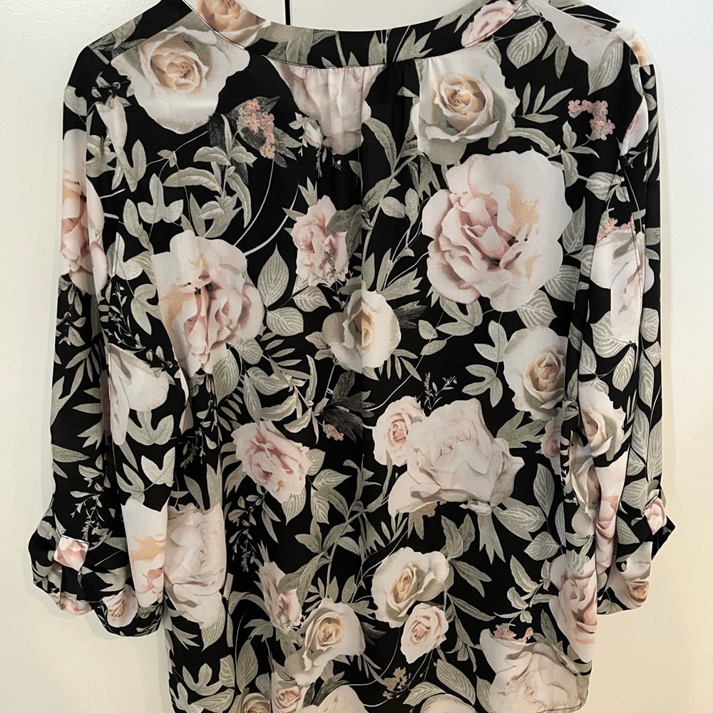 Size L New York and Company Floral Blouse